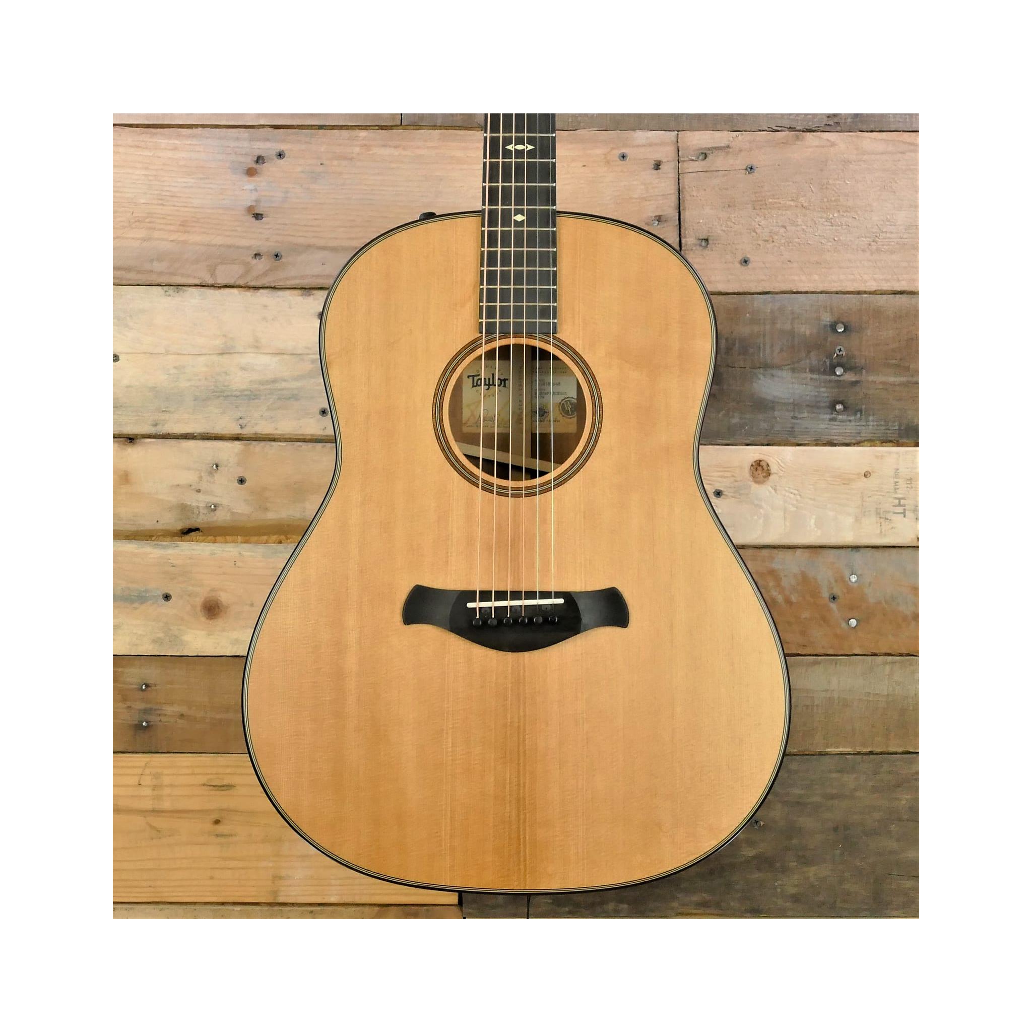 Taylor 517e Builder's Edition Grand Pacific Dreadnought Acoustic-Electric Guitar Natural